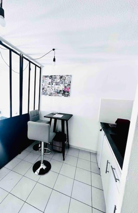 Appartement Studio Gare St Roch Avec Box De Garage à Montpellier Extérieur photo